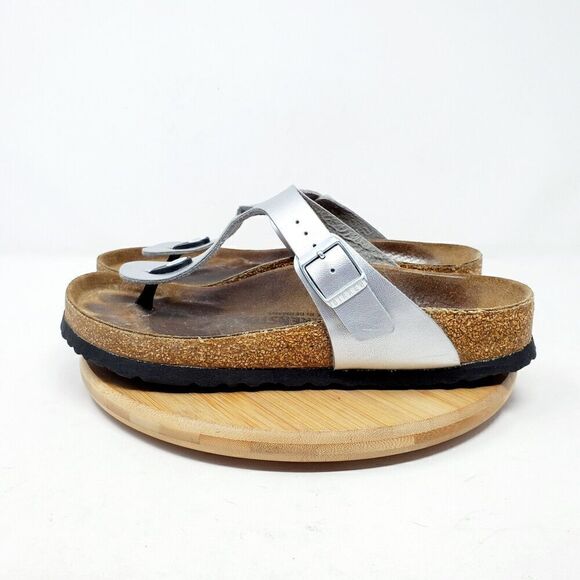 Birkenstock Gizeh Sandals 38 Womens 7 Silver Thong Buckle Strap Cracked Straps - Picture 1 of 13